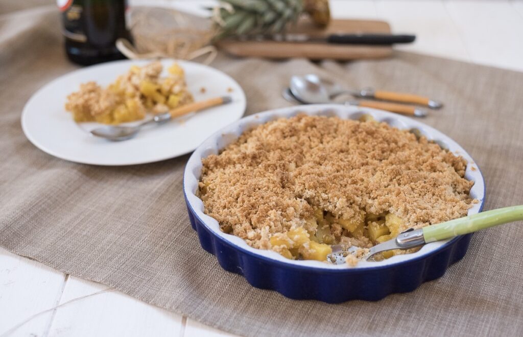 image; ti giraumon atelier intérieur; mascotte, tigiraumon; Ti Giraumon; cuisine; enfants; petit chef; crumble: ananas; ludique