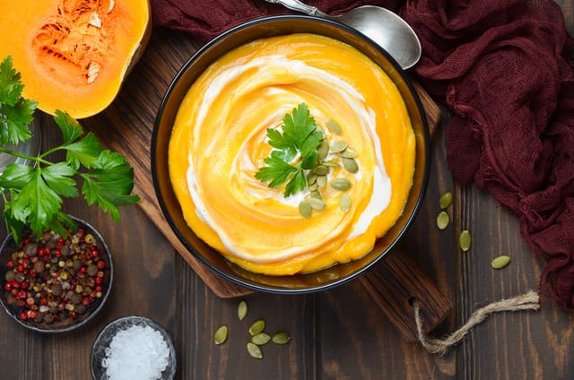 socialyme recette puree butternut; ti giraumon atelier intérieur; mascotte, tigiraumon; Ti Giraumon; cuisine; enfants; petit chef ; lait de coco